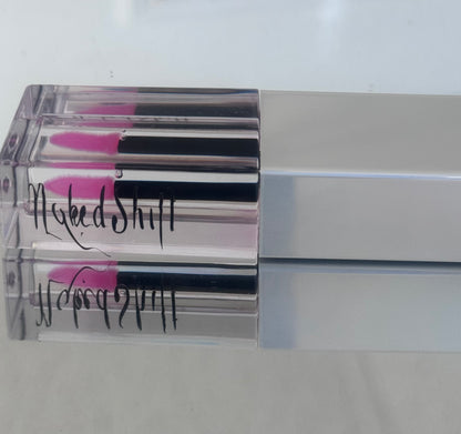 Nakedshift color changing lip oil works to naturally give you your perfect color by working with body's pH to give you the perfect shade of pink